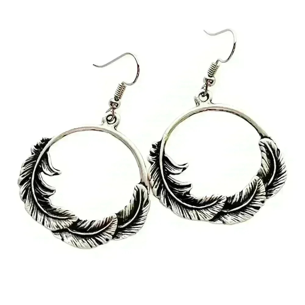 Feathered native American hoop earrings - Picture 6 of 10